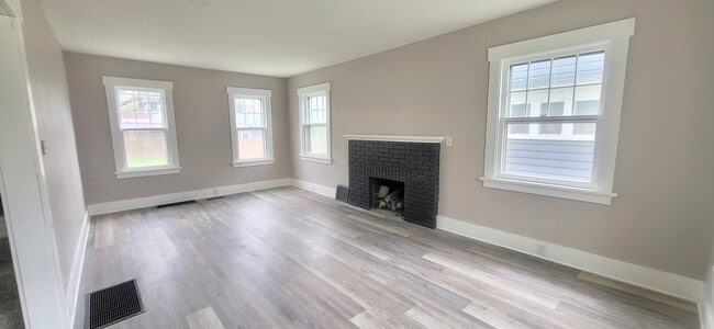 Photo - 2008 N Anthony Blvd