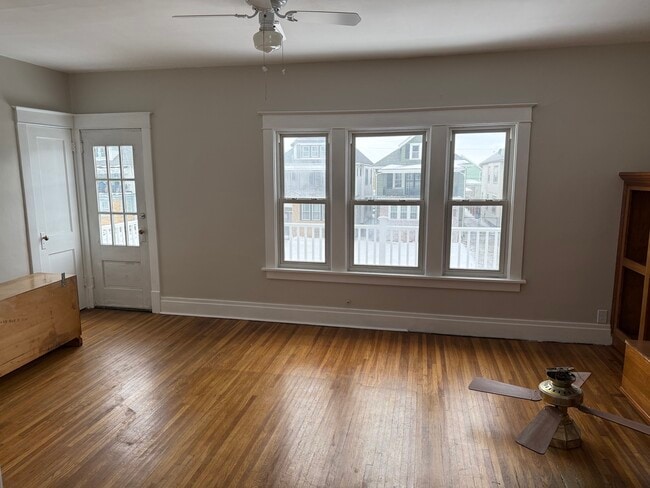 Building Photo - 299 Commonwealth Ave Unit Upper Rental
