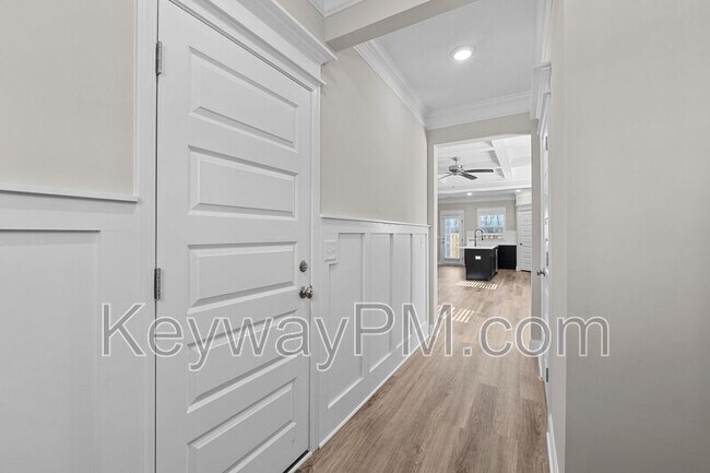 Photo - 2024 Denmark Ave SE