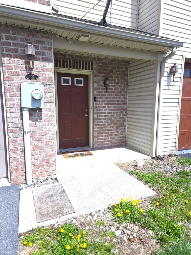 Photo - 3-bedroom, 2.5-bathroom Townhome