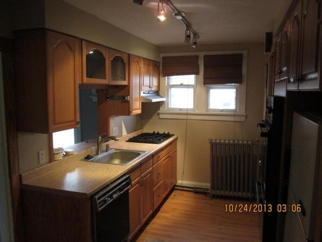 Building Photo - 1217 Park Ave