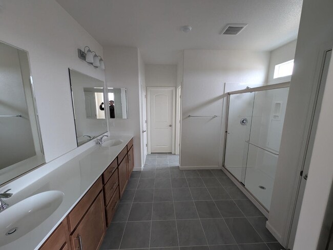 Photo - 1587 Greeley Wy