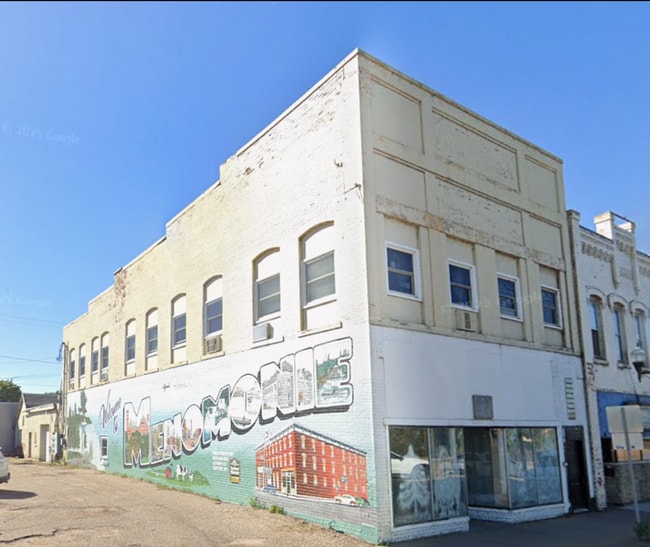 Building Photo - 1-Bedroom / 1-Bathroom Upper Apartment Unit 3