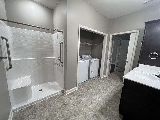 Photo - 809 E Briggs Dr Unit #809