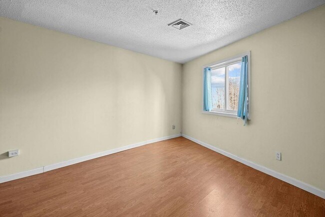 Photo - 31 Devereux Ave