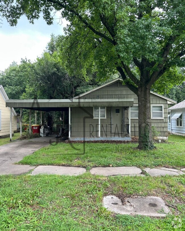 Building Photo - 714 S Chestnut St Rental