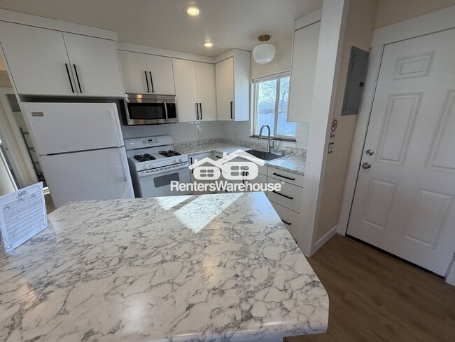 Photo - 318 E Oakland Ave