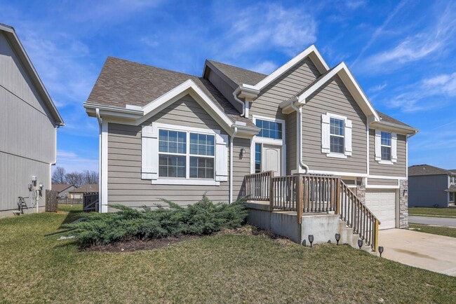 Photo - 707 Shane Ln