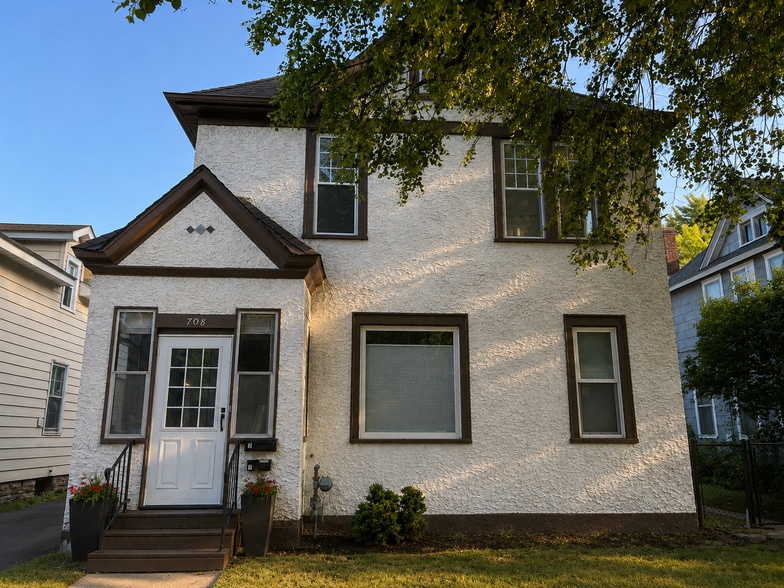 708 Randolph Ave