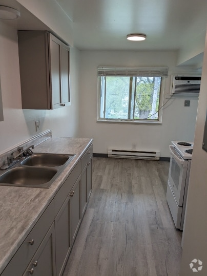 Building Photo - 750 E Michigan Ave Unit 9 Rental