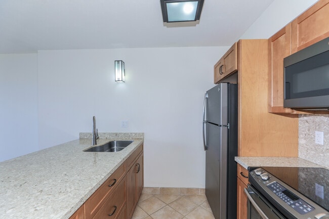 Photo - 2444 Hihiwai St