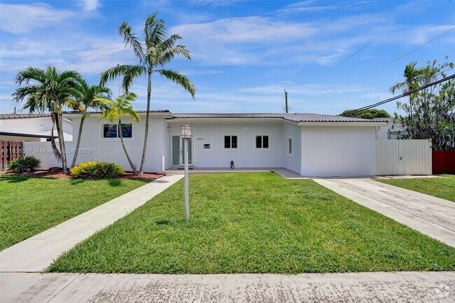 Building Photo - 8540 SW 20th St Rental