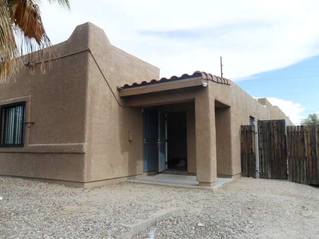 Photo - 1422 E Lee St Unit #1  - 5 bedroom 3 bath
