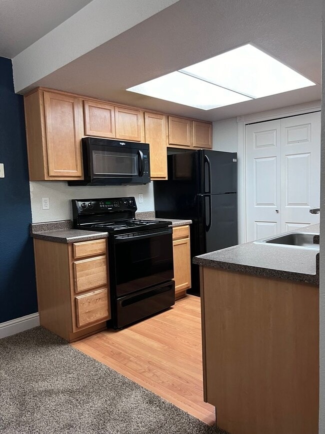 Photo - 530 E Patriot Blvd