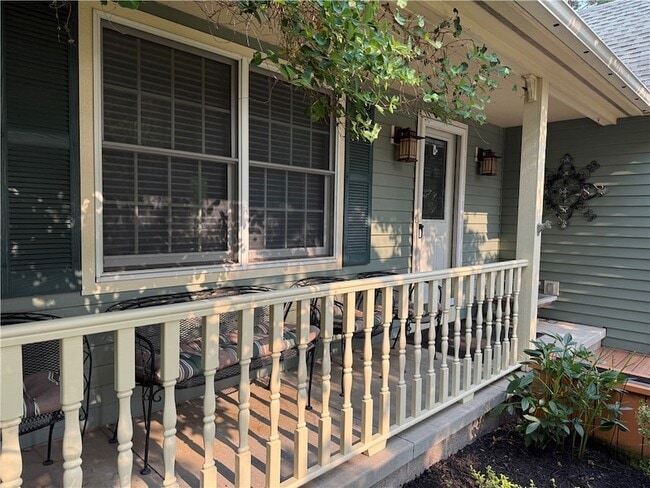 Photo - 9 Wisteria Ln