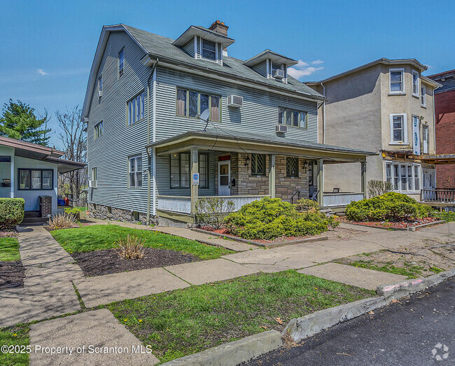 Building Photo - 639 Monroe Ave Rental