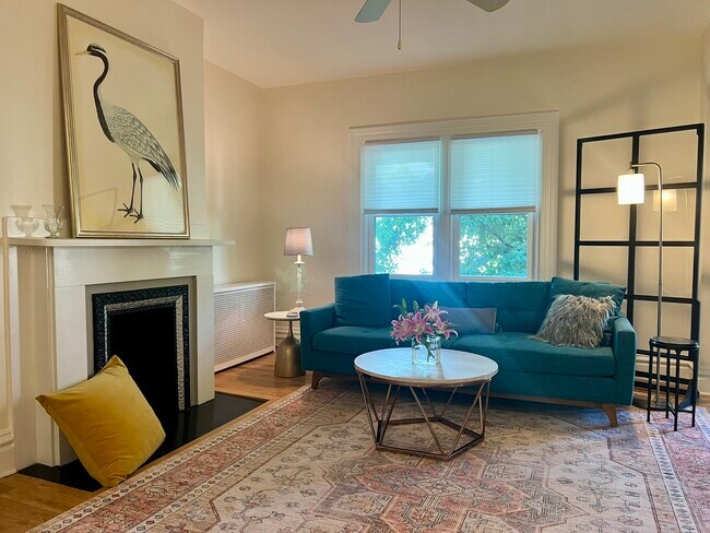 Mobiliario de lujo para sala de estar - 364 Lehigh Ave Unidad #2