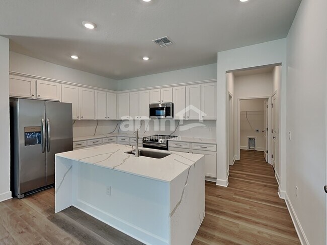 Photo - 2905 20th Ave W