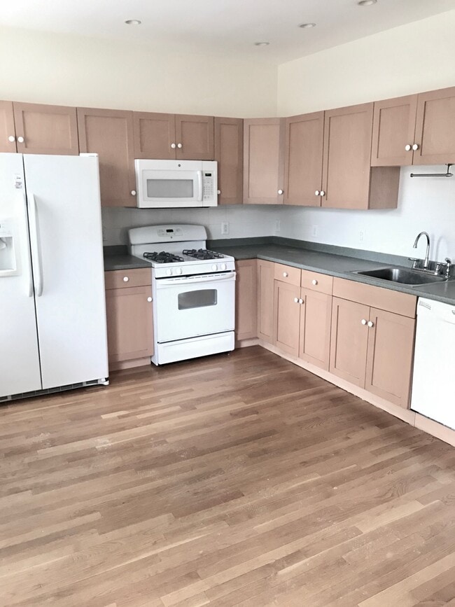 14 Schiller St Unit 3