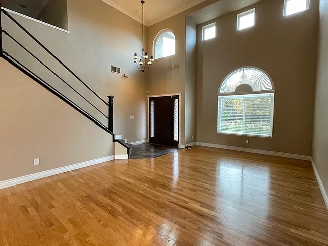 Photo - 1393 Arrowhead Ave