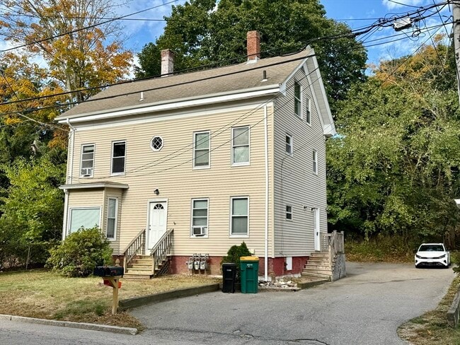 Building Photo - 542 Mt Hope St Unit 3 Rental