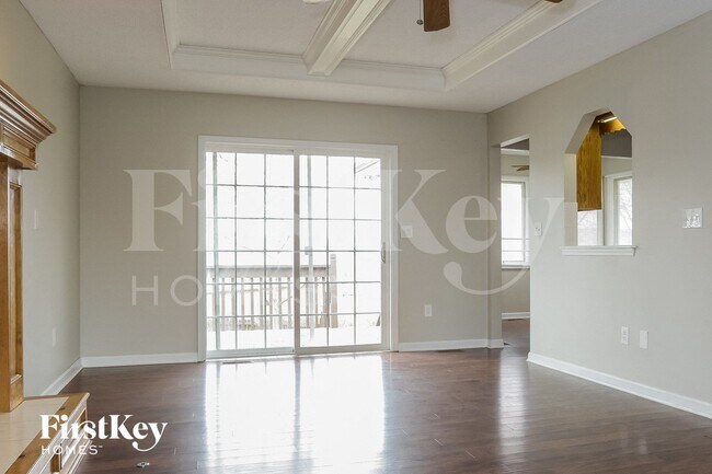 Photo - 709 E 16th St