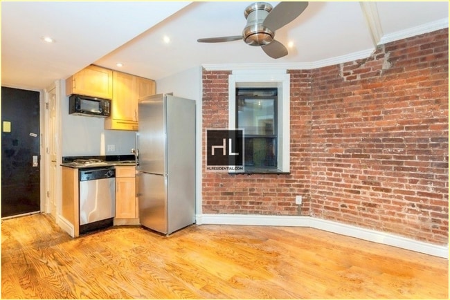 Building Photo - East 25th Street