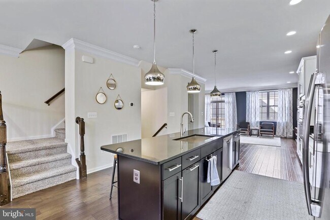 Photo - 22462 Cambridgeport Square