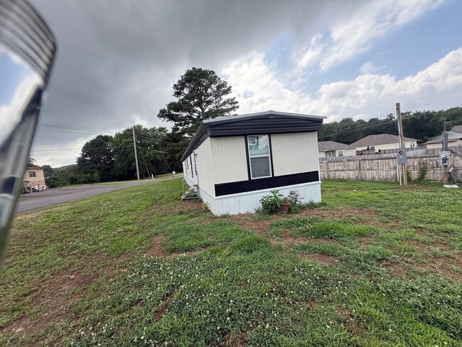 Building Photo - 215 Hwy 290