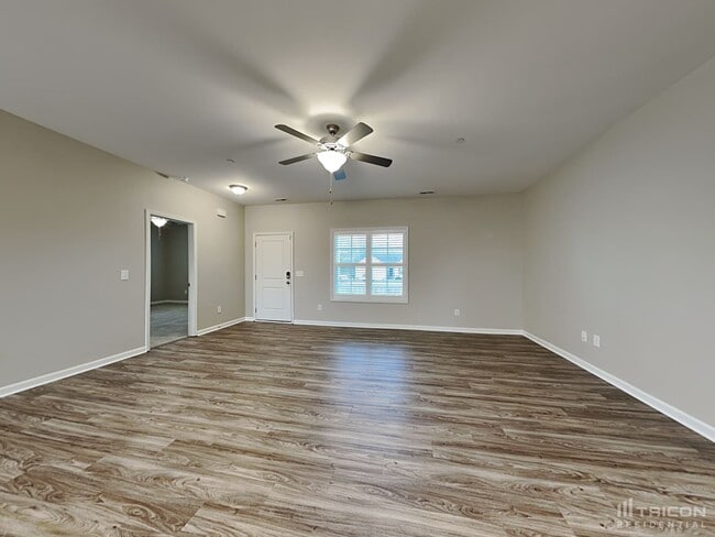 Photo - 185 Southern Pl