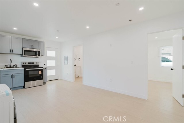 Photo - 5654 Cartwright Ave