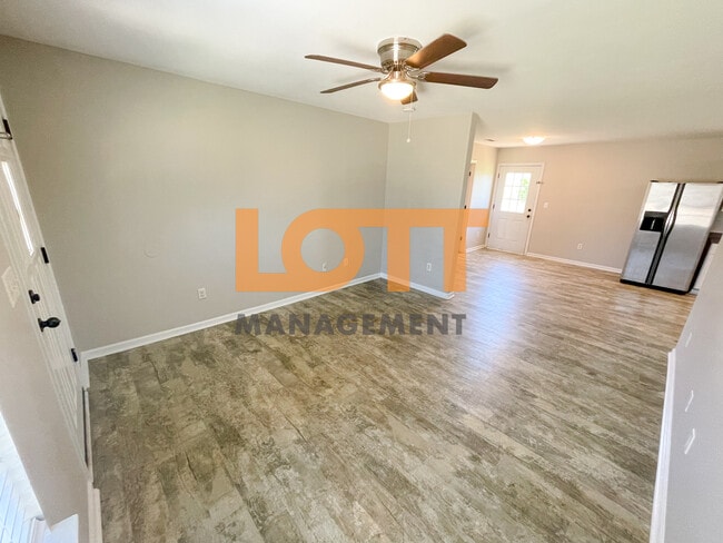 Photo - 204 Jarrett Ln