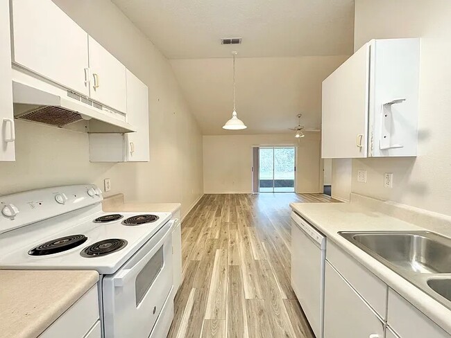Photo - 3228 Courtney Dr