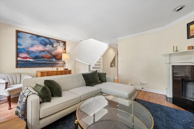 Photo - 2304 N Lakewood Ave