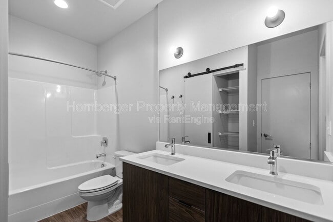 Photo - 1860 N Hamilton St