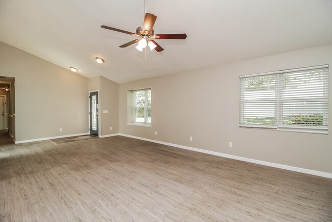 520 Portland Cir