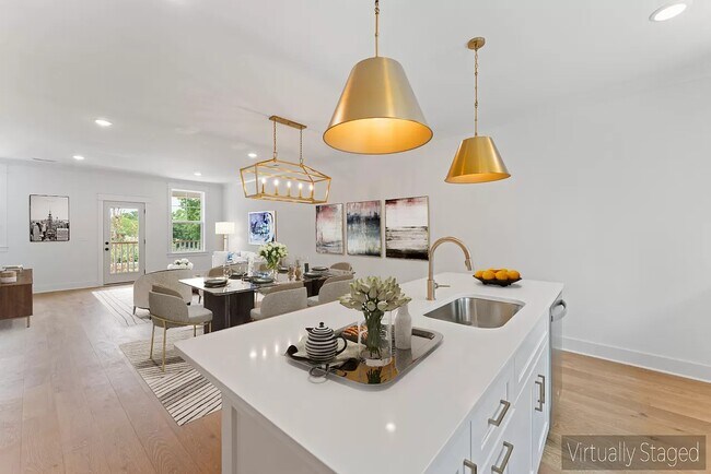 Photo - 2033 Maple View Ln