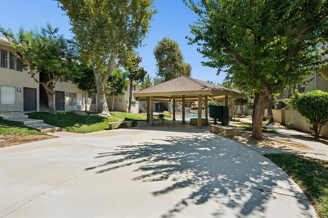 Casa Verde at Canyon Crest Hills Apartments