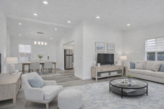 Photo - 229 SW 1st Ave