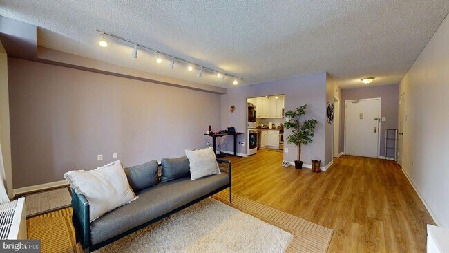 Photo - 3701 S George Mason Dr Unit 501N