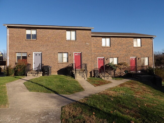 Building Photo - 65 Ashwood Ct Unit 8