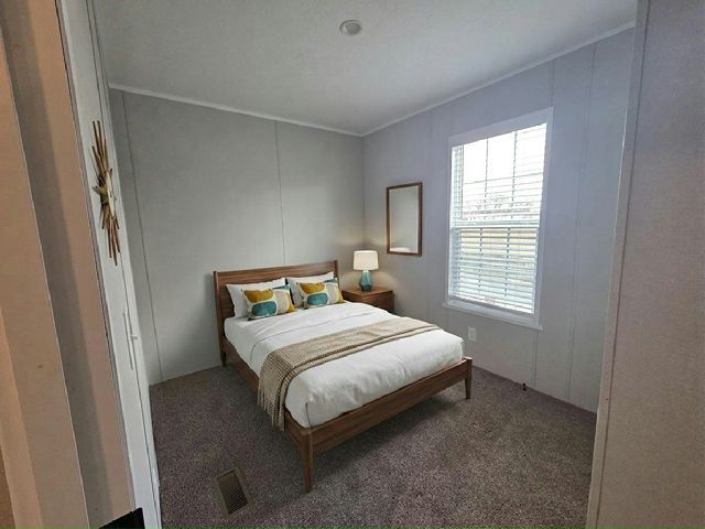 Photo - 206 Bluejay Ln