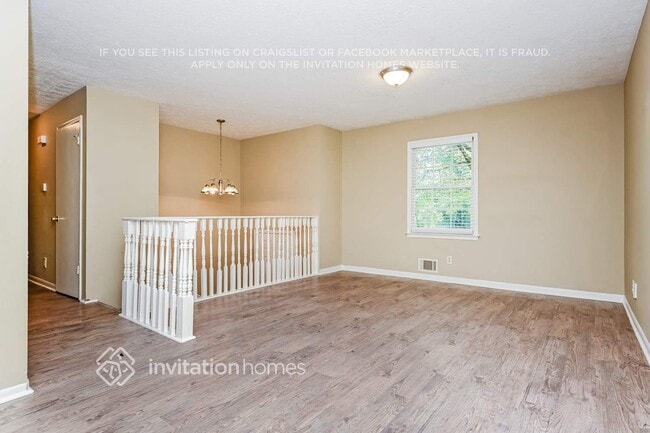 Photo - 1367 Classic Dr NE