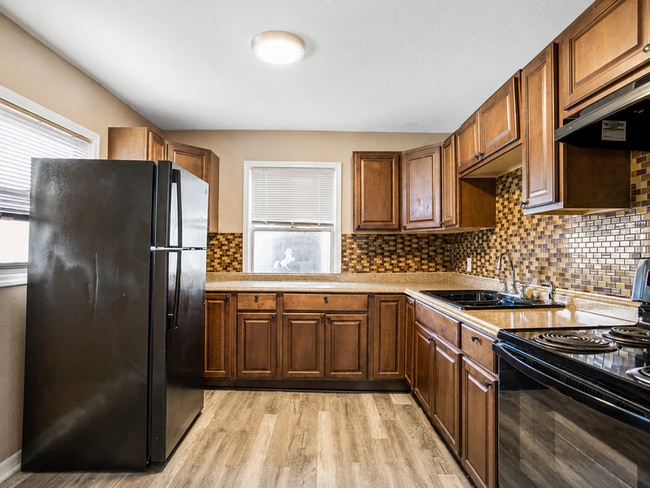 Photo - 2552 27th Ave N