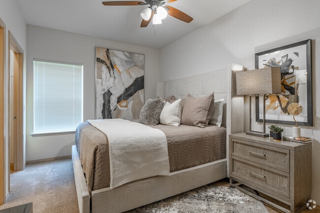 Custom Deluxe III 2BR, 2BA - 1093SF - Bedroom