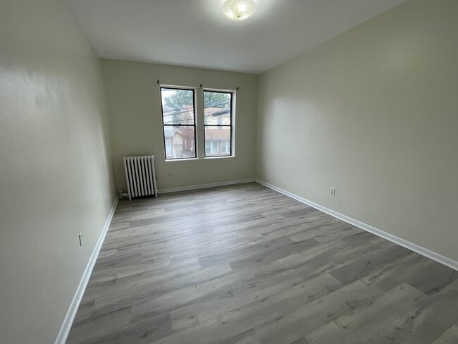 Photo - 9015 Bergenwood Ave Unidad #7