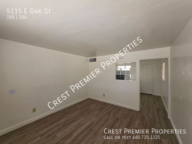 Photo - 5115 E Oak St