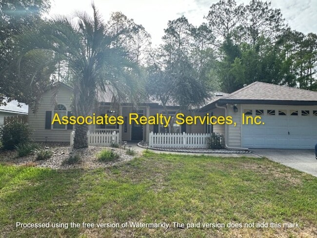 Photo - Beautiful Family home in Mentone!