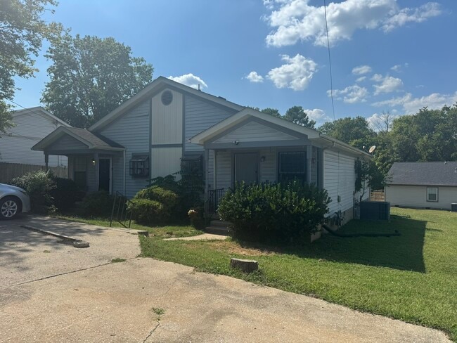 Building Photo - 1220 Tuckahoe Dr Rental