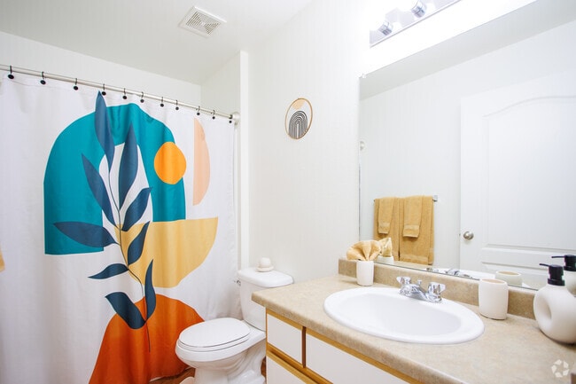 2BD, 2BA - 910SF - Primary Bathroom
